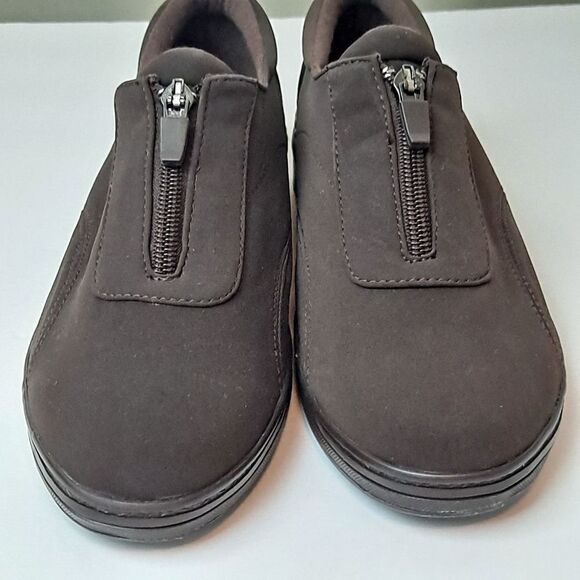 Keds Grasshopper ladies slip on NWOT - Picture 3 of 11